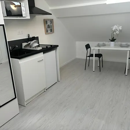 Apartman Le Peronne-5 *